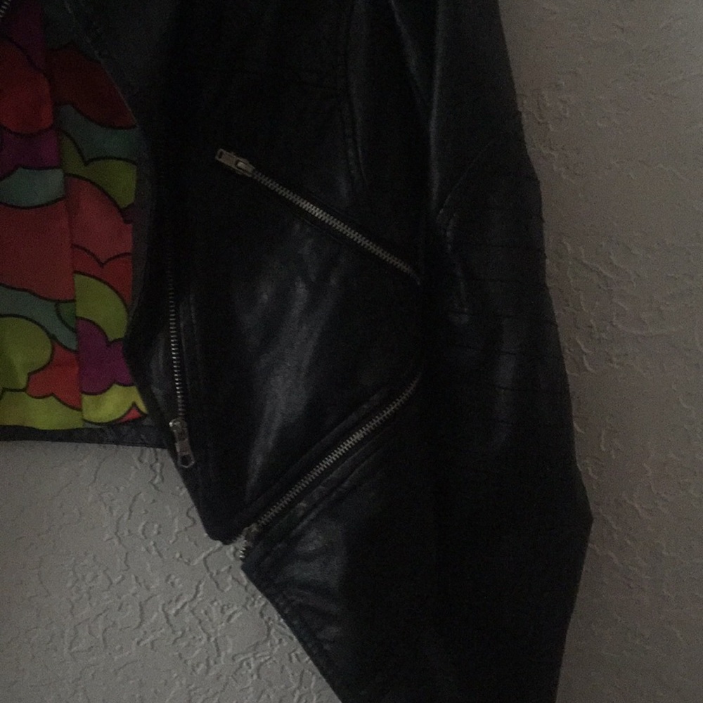 Leather jacket - Picture 2 of 5